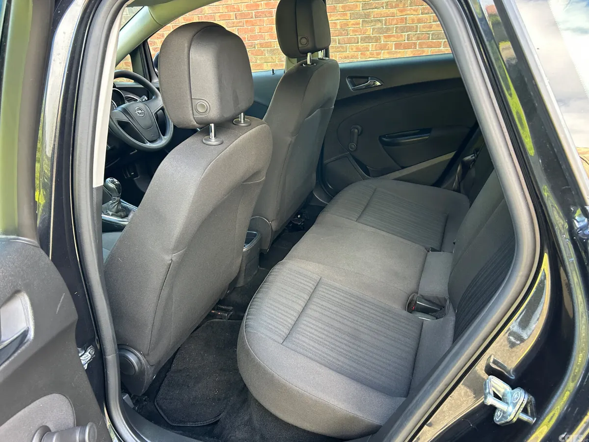 Opel Astra MPV, Petrol, 2014, Black