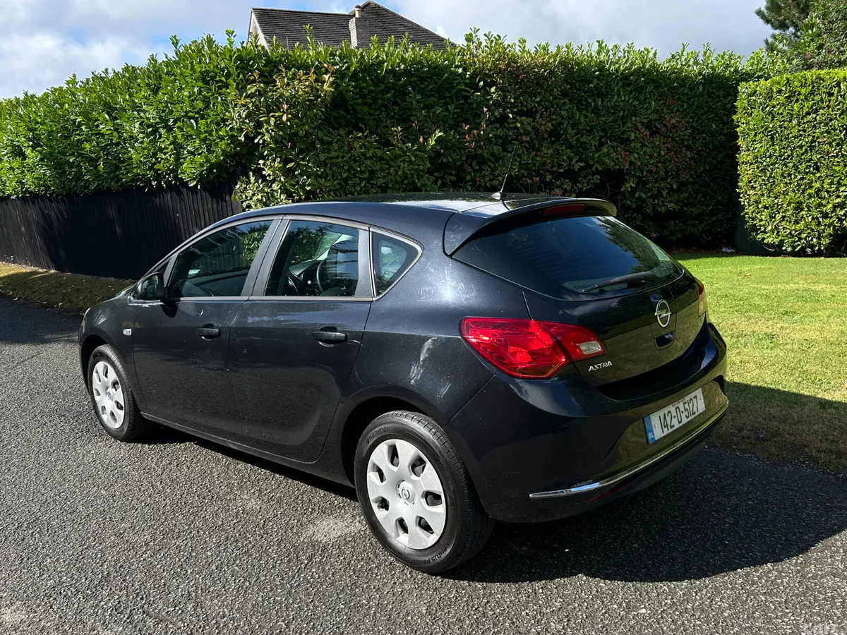 Opel Astra MPV, Petrol, 2014, Black