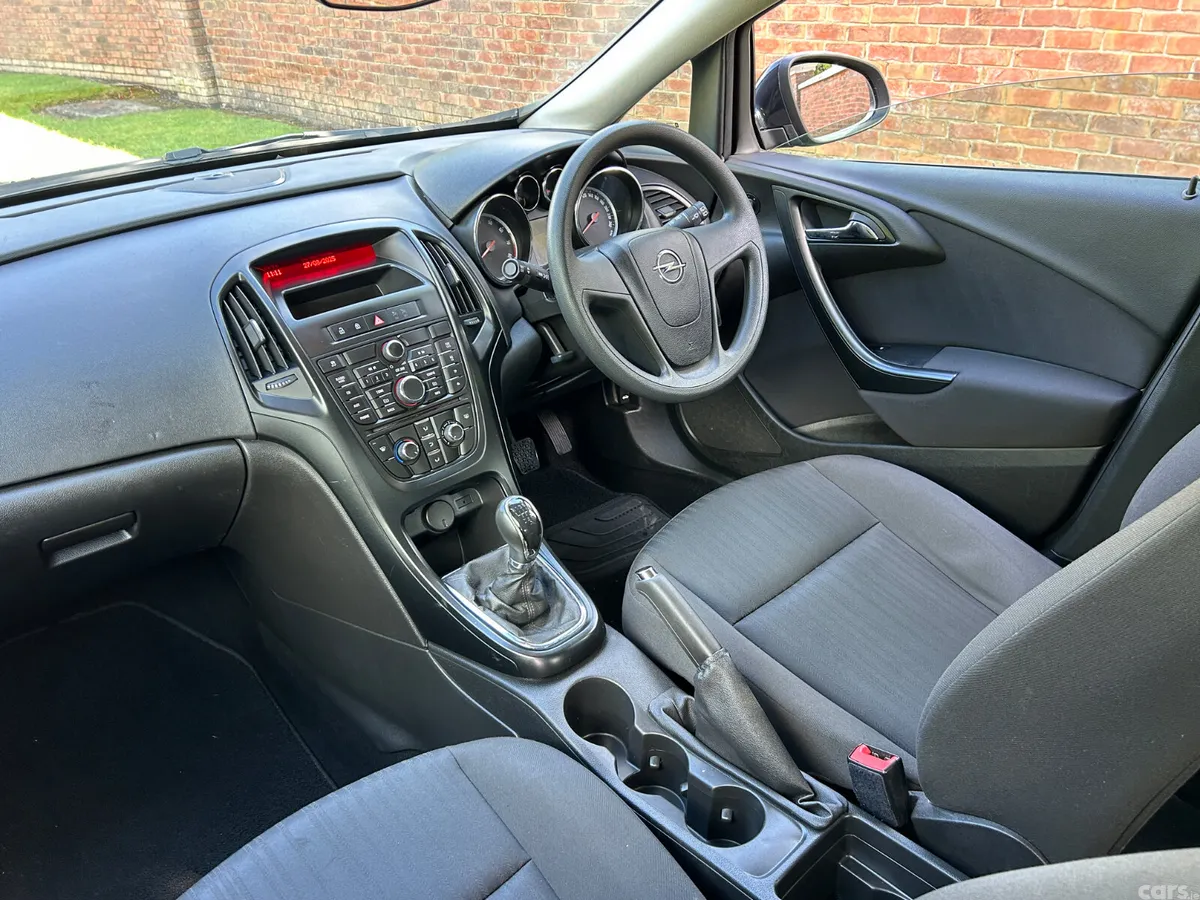 Opel Astra MPV, Petrol, 2014, Black