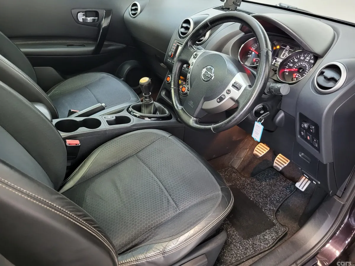 Nissan Qashqai Hatchback, Diesel, 2013, Black