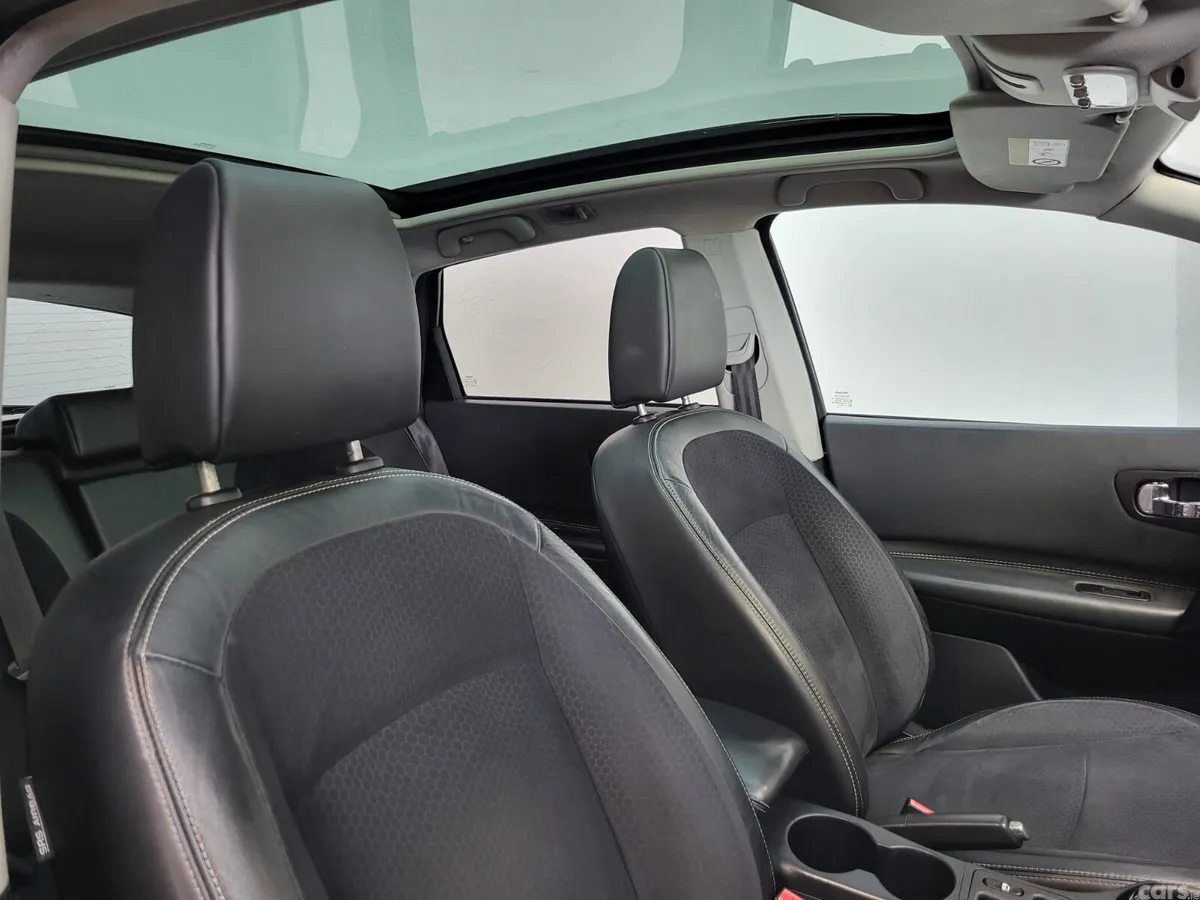 Nissan Qashqai Hatchback, Diesel, 2013, Black