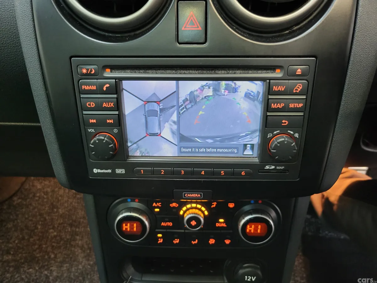 Nissan Qashqai Hatchback, Diesel, 2013, Black