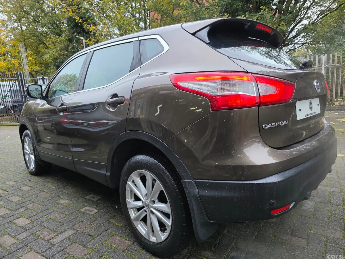 Nissan Qashqai Hatchback, Petrol, 2015, Brown