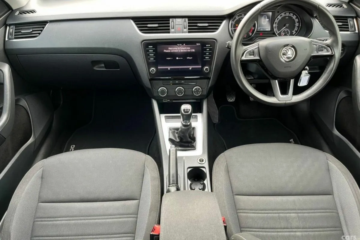Skoda Octavia Saloon, Petrol, 2021, Grey