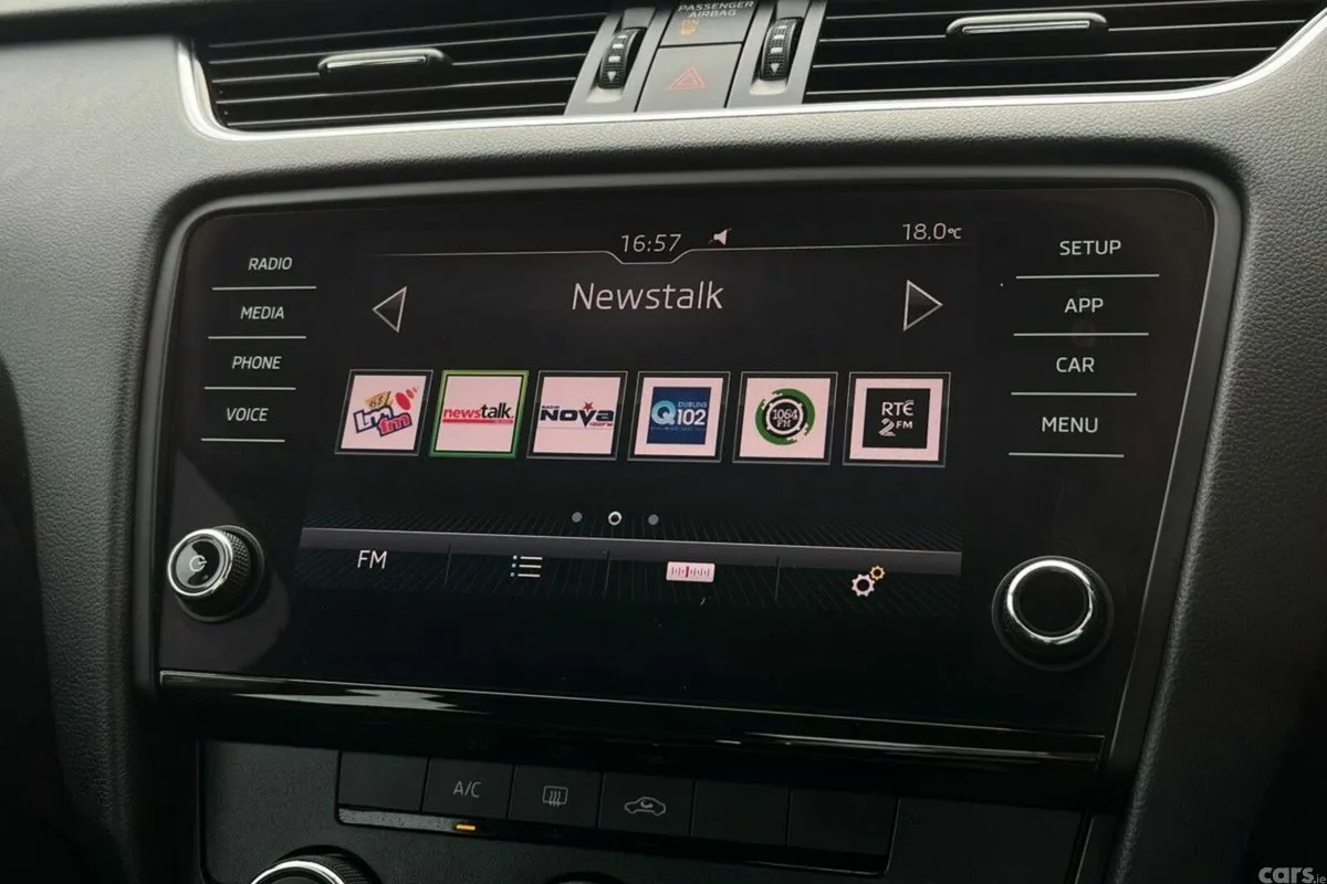 Skoda Octavia Saloon, Petrol, 2021, Grey