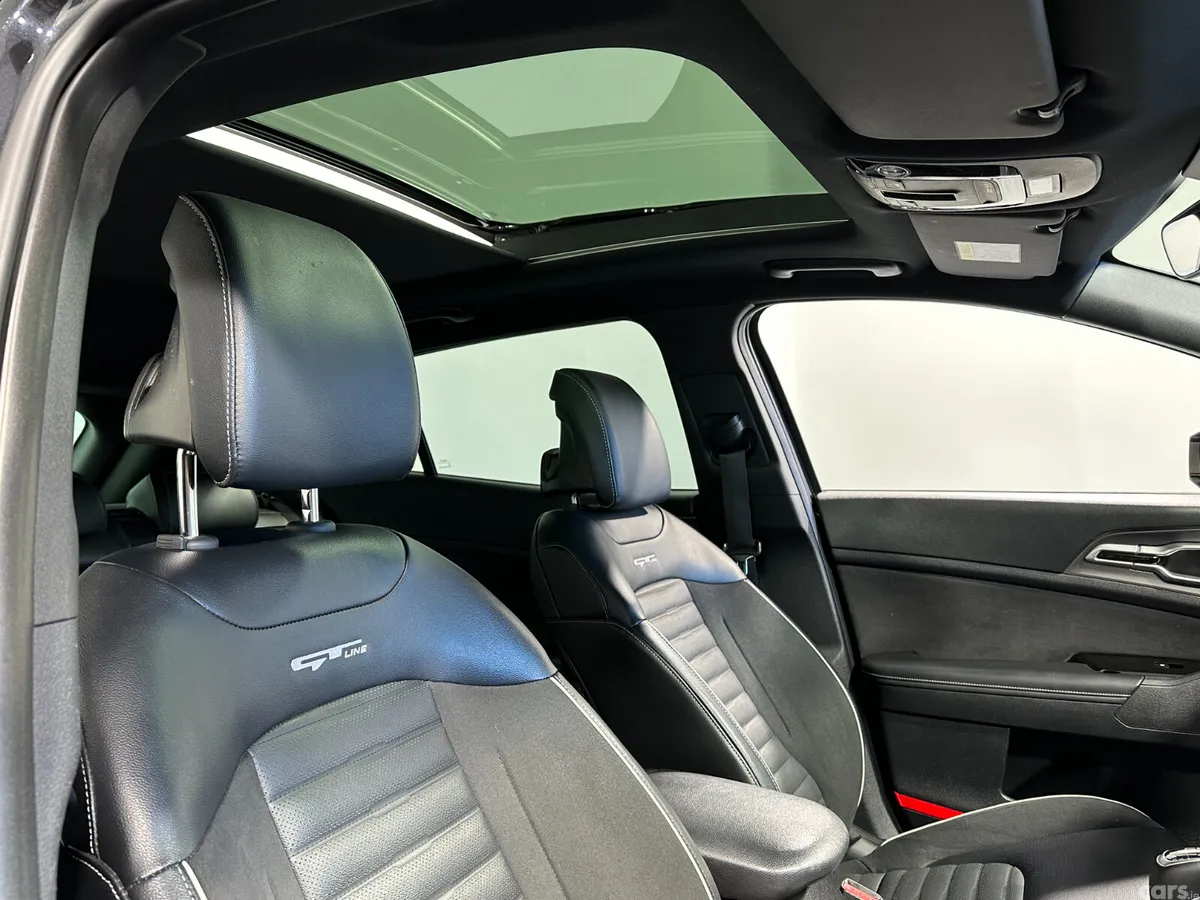 Kia Sportage SUV, Diesel Hybrid, 2023, Black