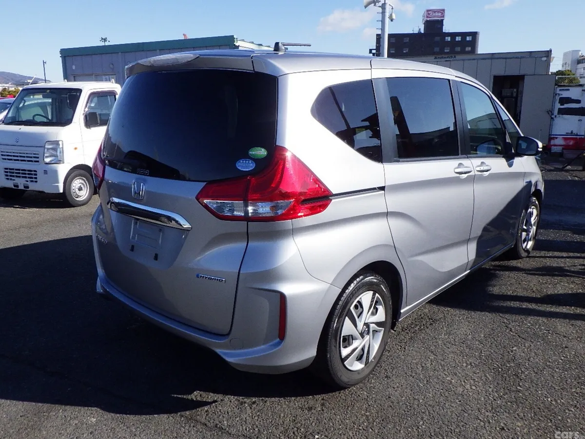 Honda Freed MPV, Petrol Hybrid, 2017, Silver