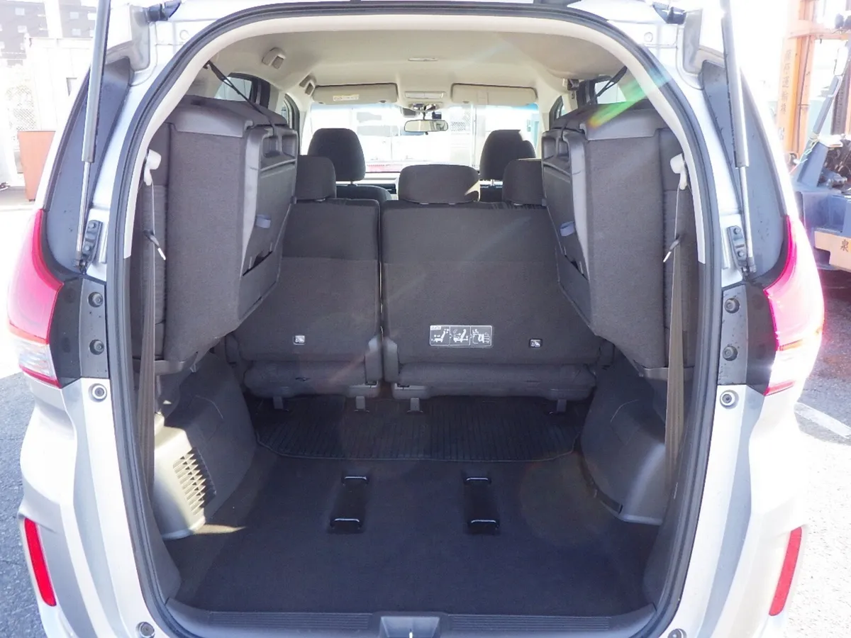 Honda Freed MPV, Petrol Hybrid, 2017, Silver