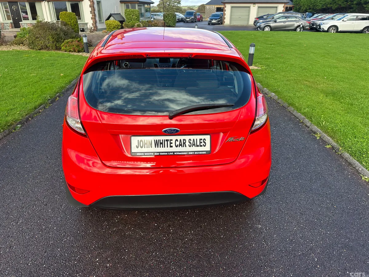 Ford Fiesta Hatchback, Diesel, 2016, Red