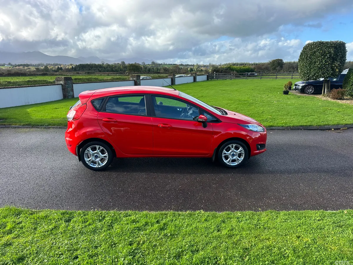 Ford Fiesta Hatchback, Diesel, 2016, Red
