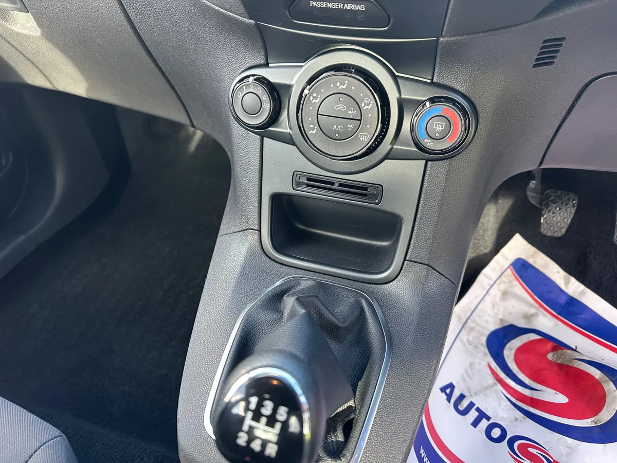 Ford Fiesta Hatchback, Diesel, 2016, Red