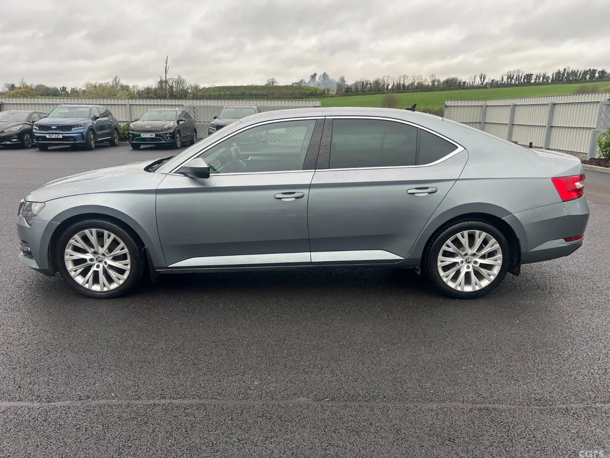 Skoda Superb Hatchback, Diesel, 2021, Grey
