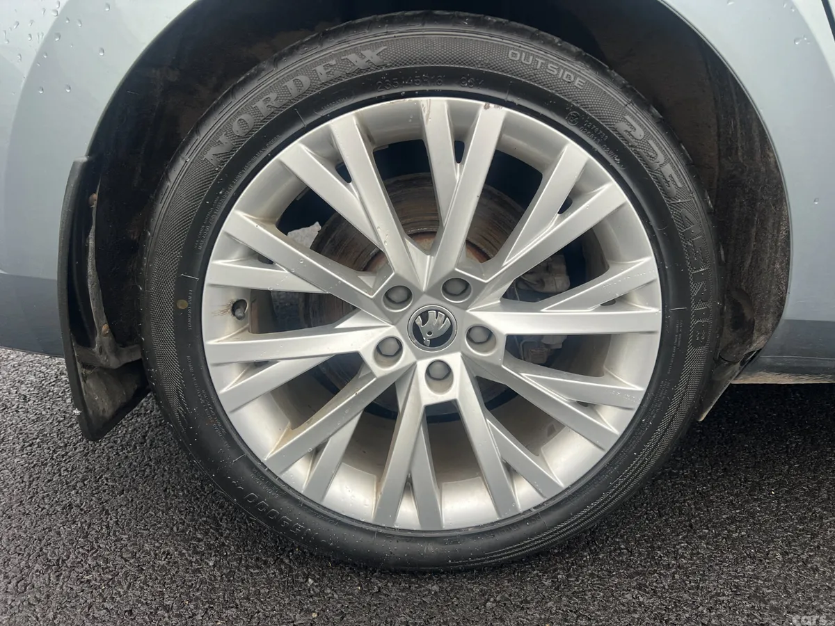 Skoda Superb Hatchback, Diesel, 2021, Grey
