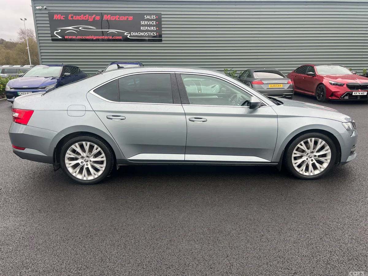Skoda Superb Hatchback, Diesel, 2021, Grey