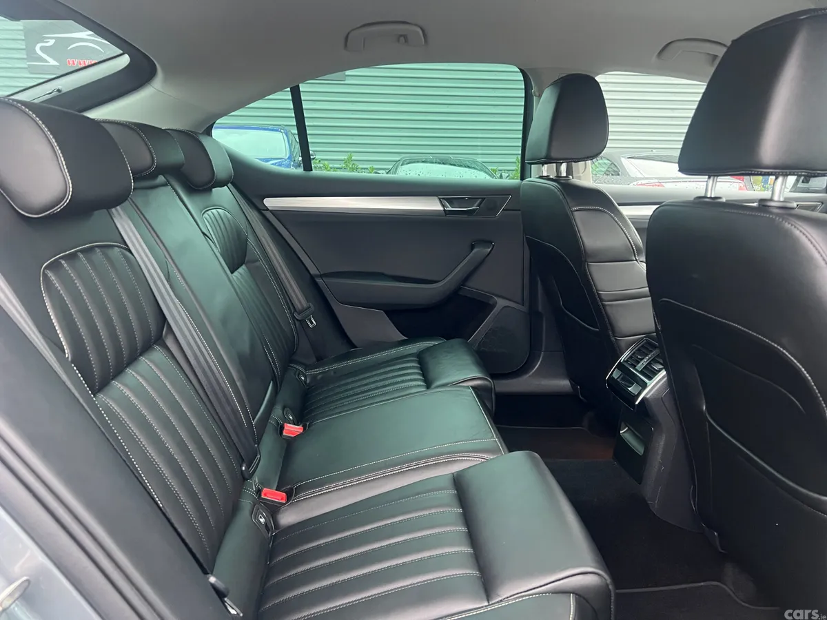 Skoda Superb Hatchback, Diesel, 2021, Grey