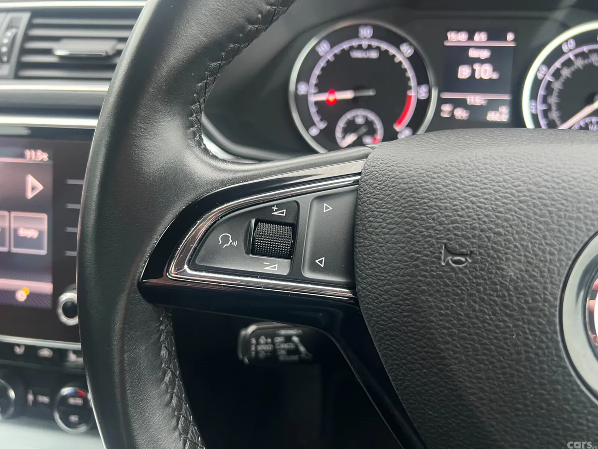 Skoda Superb Hatchback, Diesel, 2021, Grey