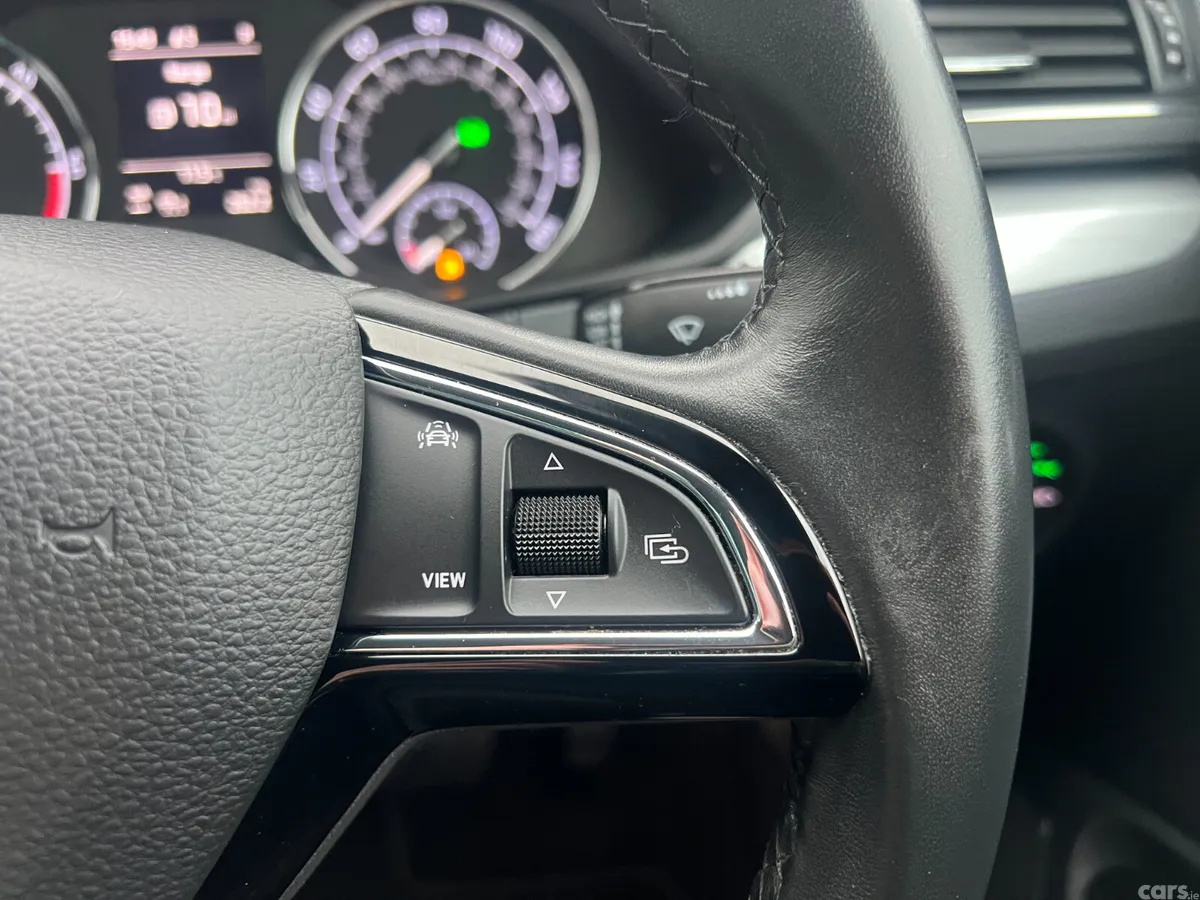 Skoda Superb Hatchback, Diesel, 2021, Grey