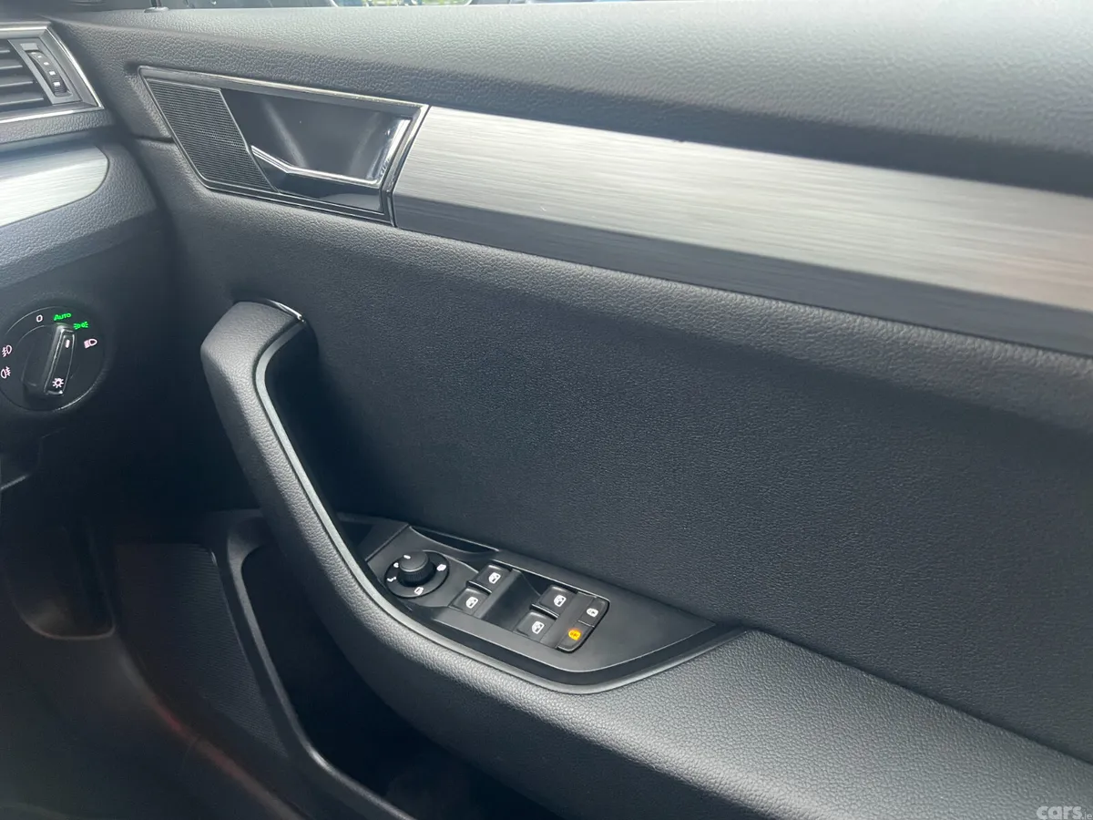 Skoda Superb Hatchback, Diesel, 2021, Grey