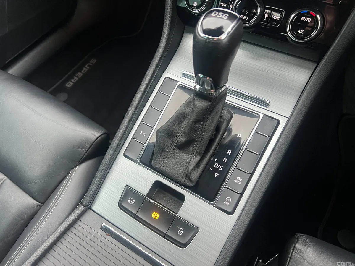 Skoda Superb Hatchback, Diesel, 2021, Grey