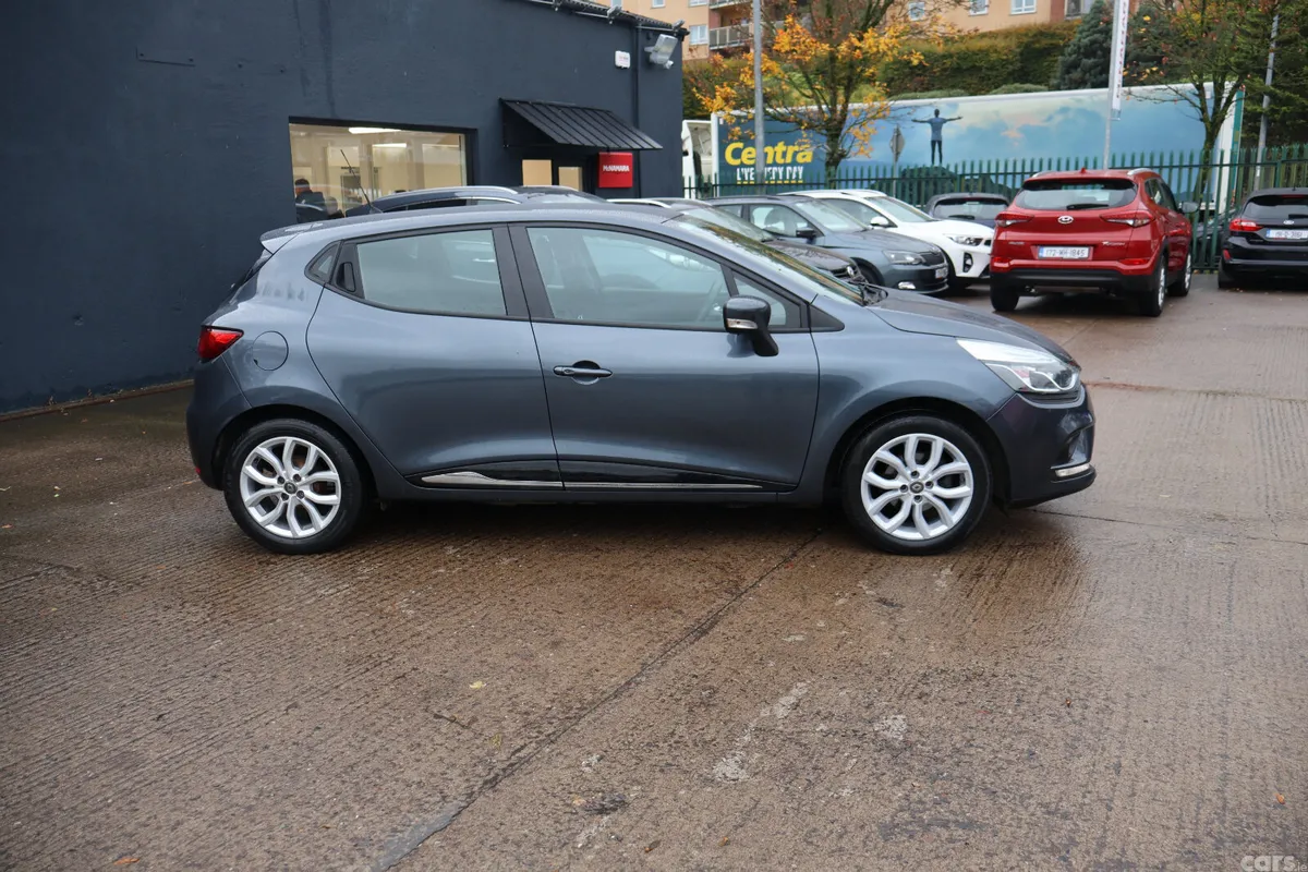 Renault Clio Hatchback, Petrol, 2019, Grey