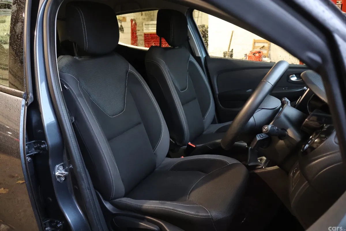 Renault Clio Hatchback, Petrol, 2019, Grey