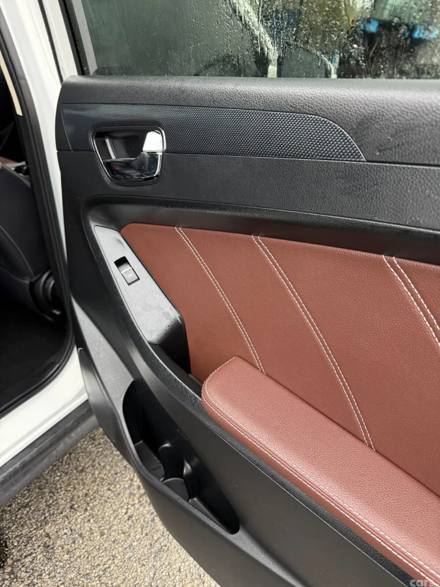 DFSK Glory 580 SUV, Petrol, 2024, White