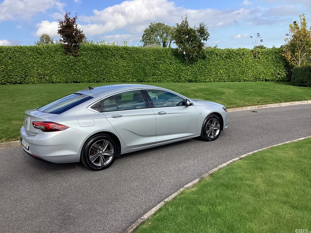Opel Insignia Hatchback, Diesel, 2021, Grey