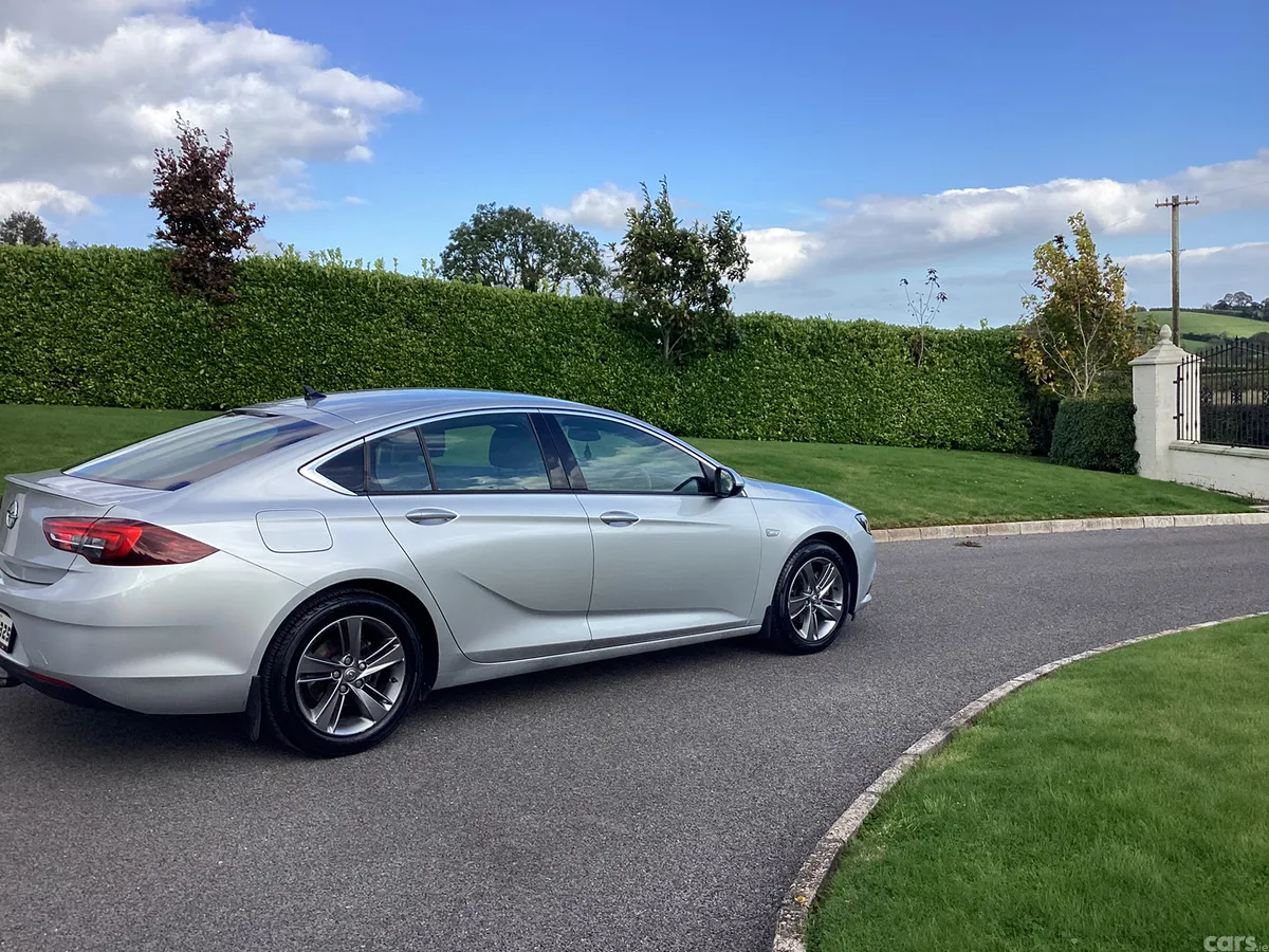 Opel Insignia Hatchback, Diesel, 2021, Grey