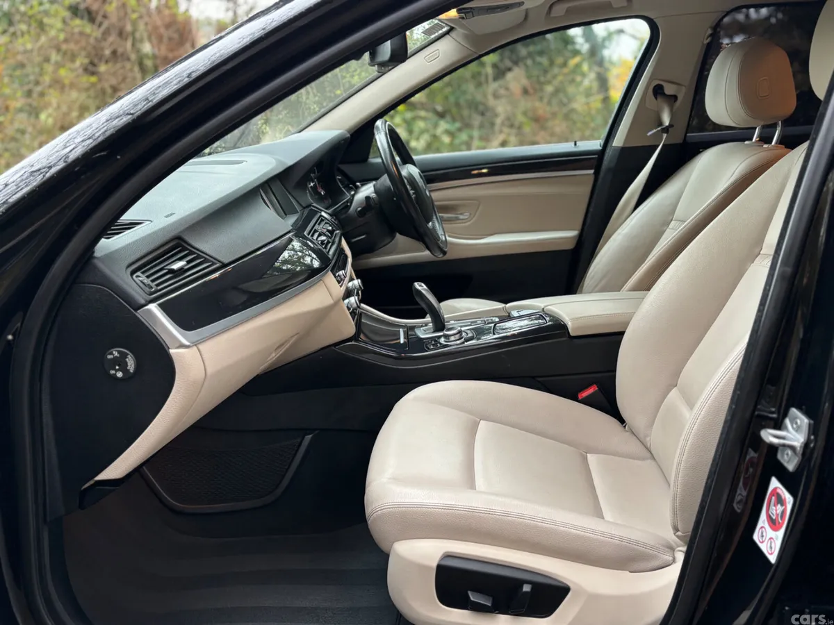 BMW 5-Series Estate/Jeep, Diesel, 2015, Black