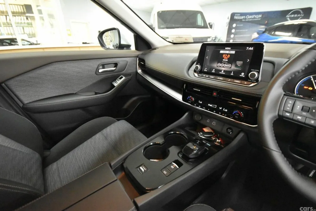 Nissan X-Trail SUV, Petrol, 2025, Silver
