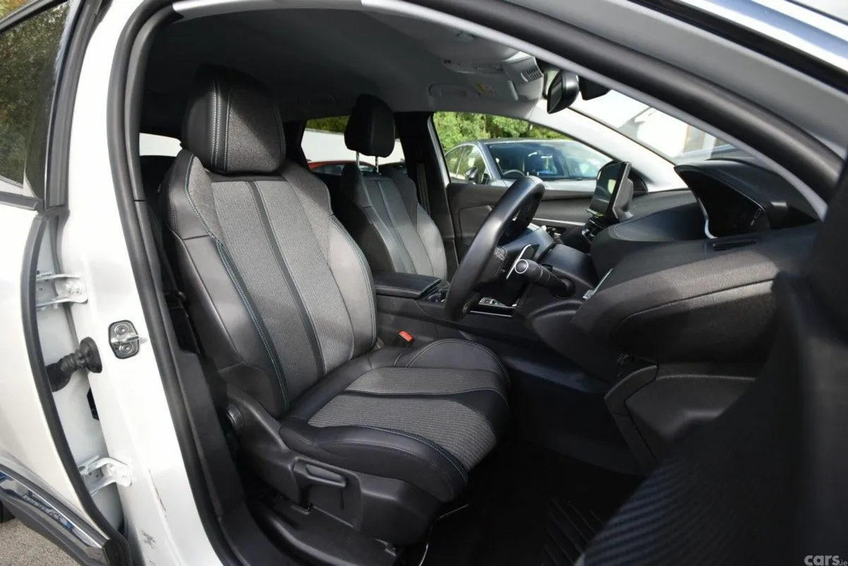 Peugeot 3008 SUV, Diesel, 2022, White