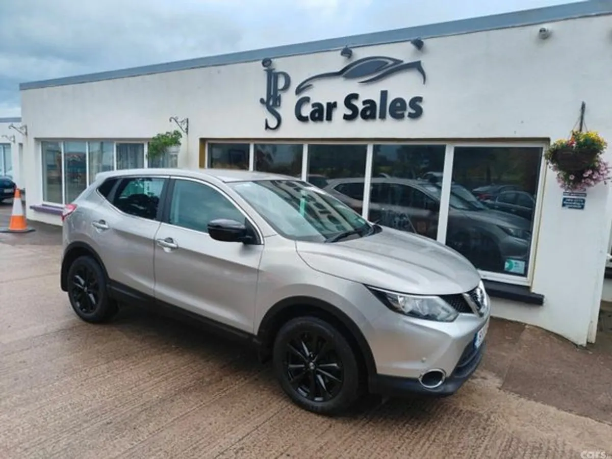Nissan Qashqai SUV, Diesel, 2015, Silver