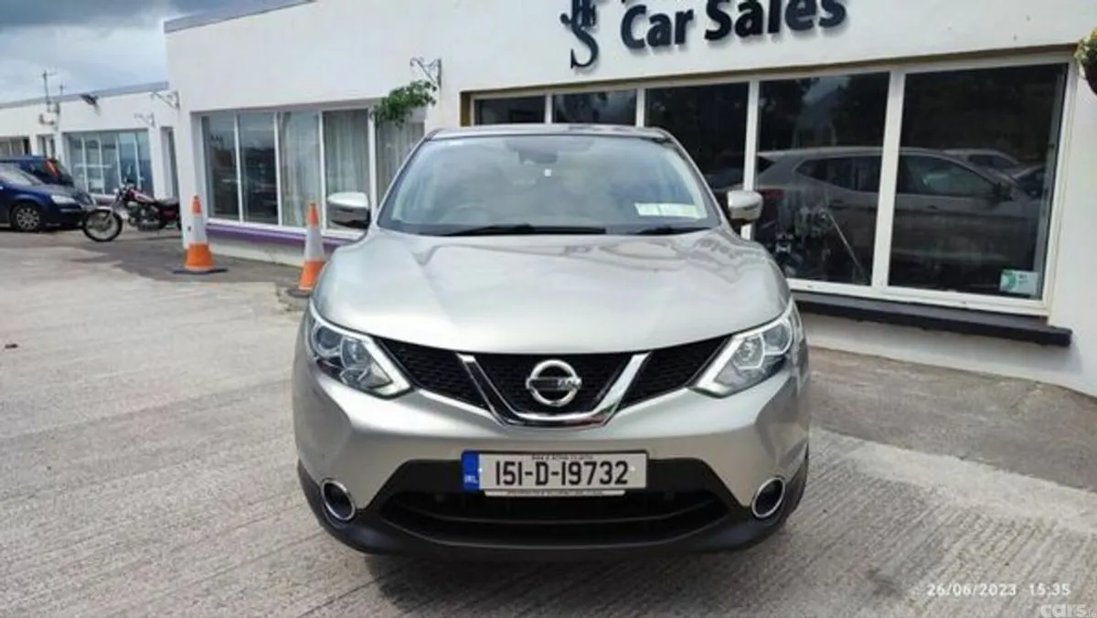 Nissan Qashqai SUV, Diesel, 2015, Silver
