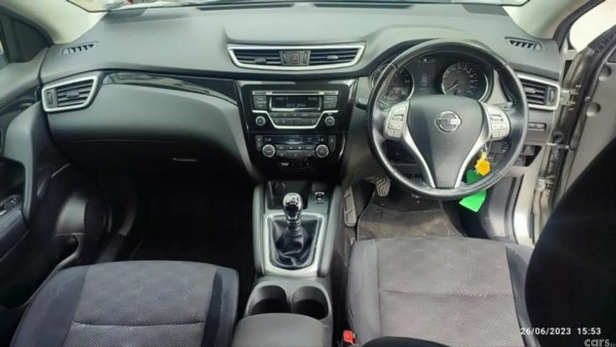 Nissan Qashqai SUV, Diesel, 2015, Silver