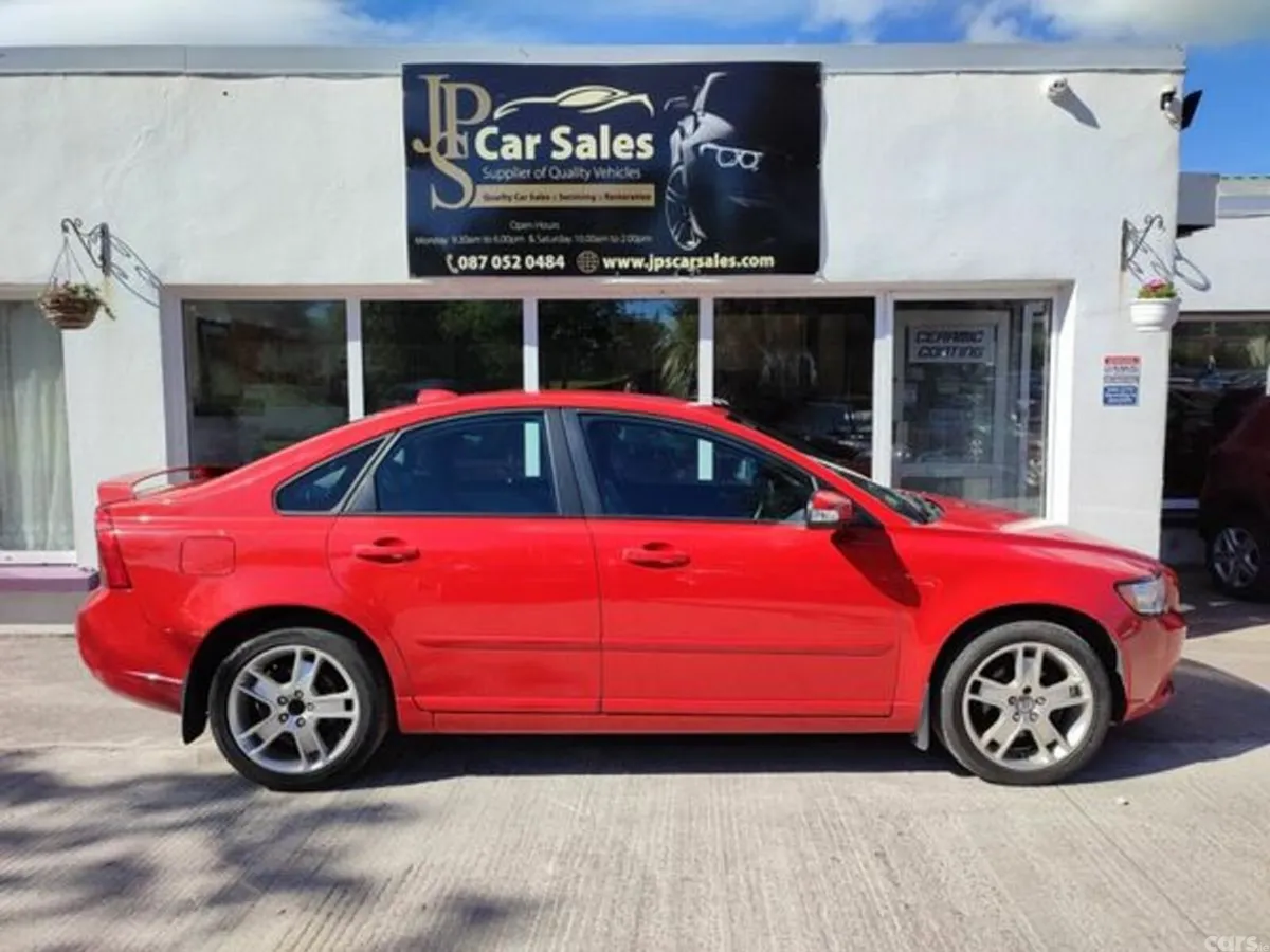 Volvo S40 Saloon, Diesel, 2009, Red