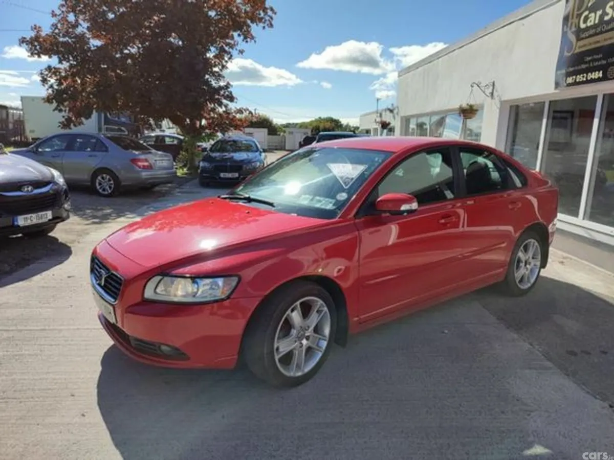 Volvo S40 Saloon, Diesel, 2009, Red