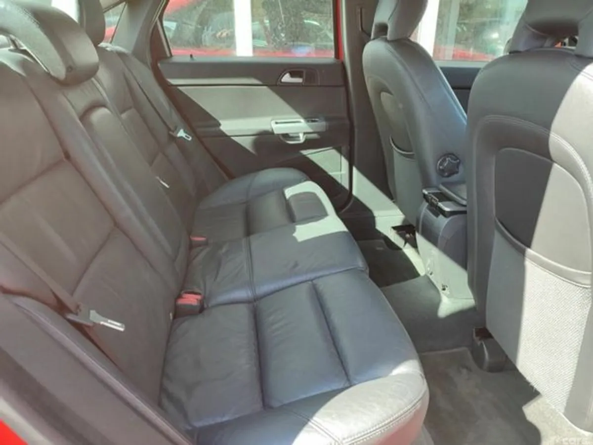 Volvo S40 Saloon, Diesel, 2009, Red