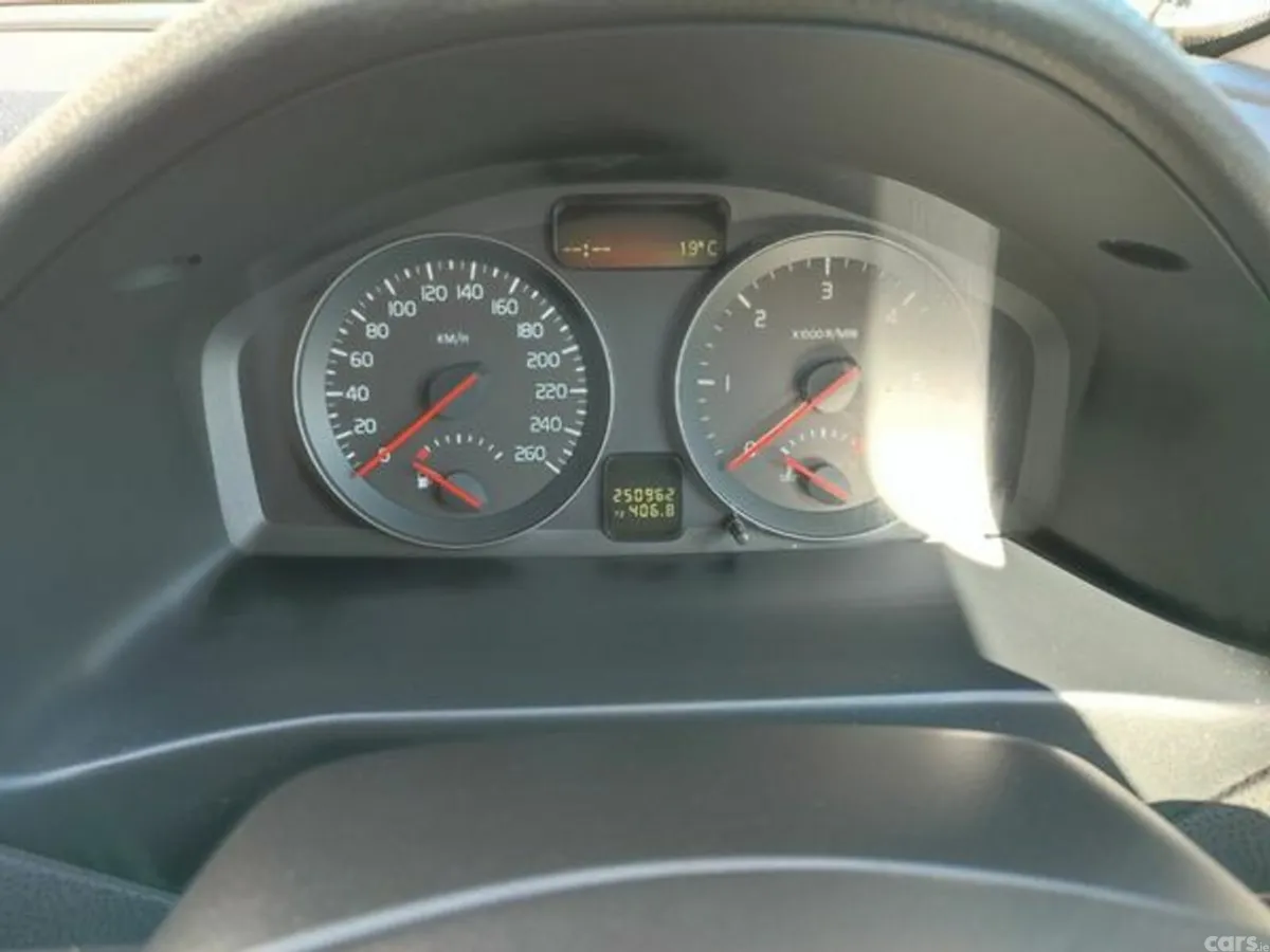 Volvo S40 Saloon, Diesel, 2009, Red