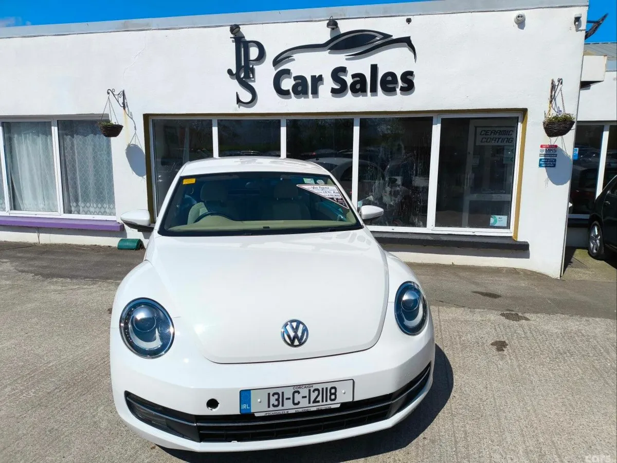 Volkswagen Beetle Hatchback, Petrol, 2013, White