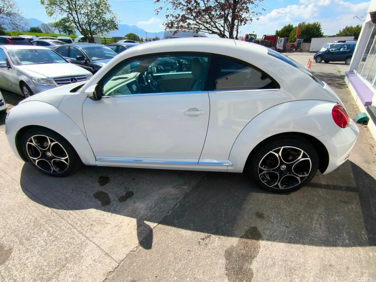 Volkswagen Beetle Hatchback, Petrol, 2013, White