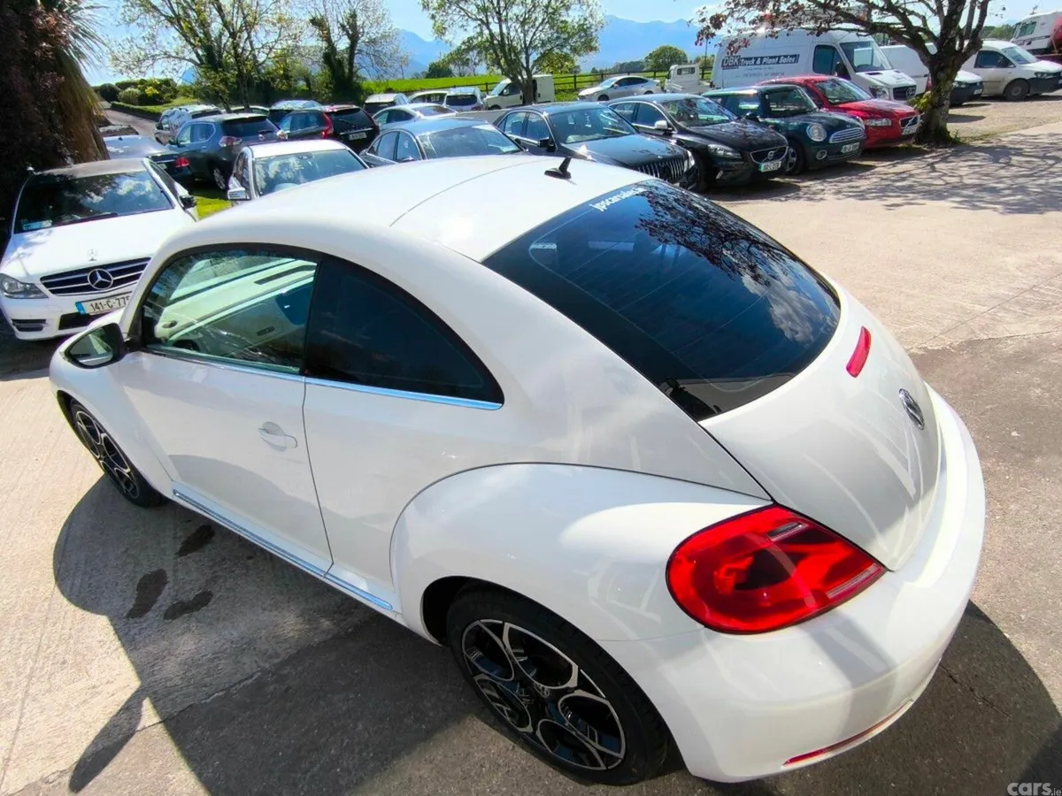 Volkswagen Beetle Hatchback, Petrol, 2013, White