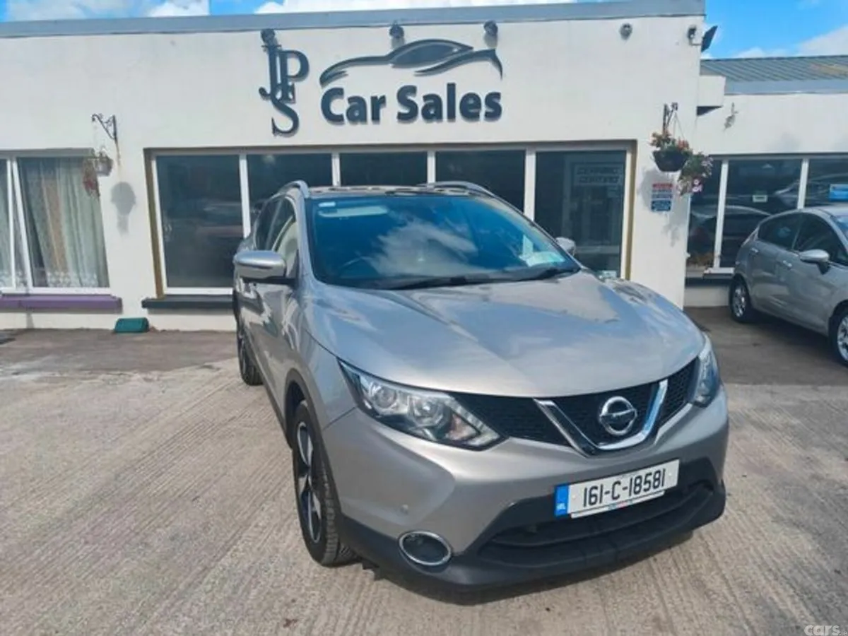 Nissan Qashqai SUV, Diesel, 2016, Silver