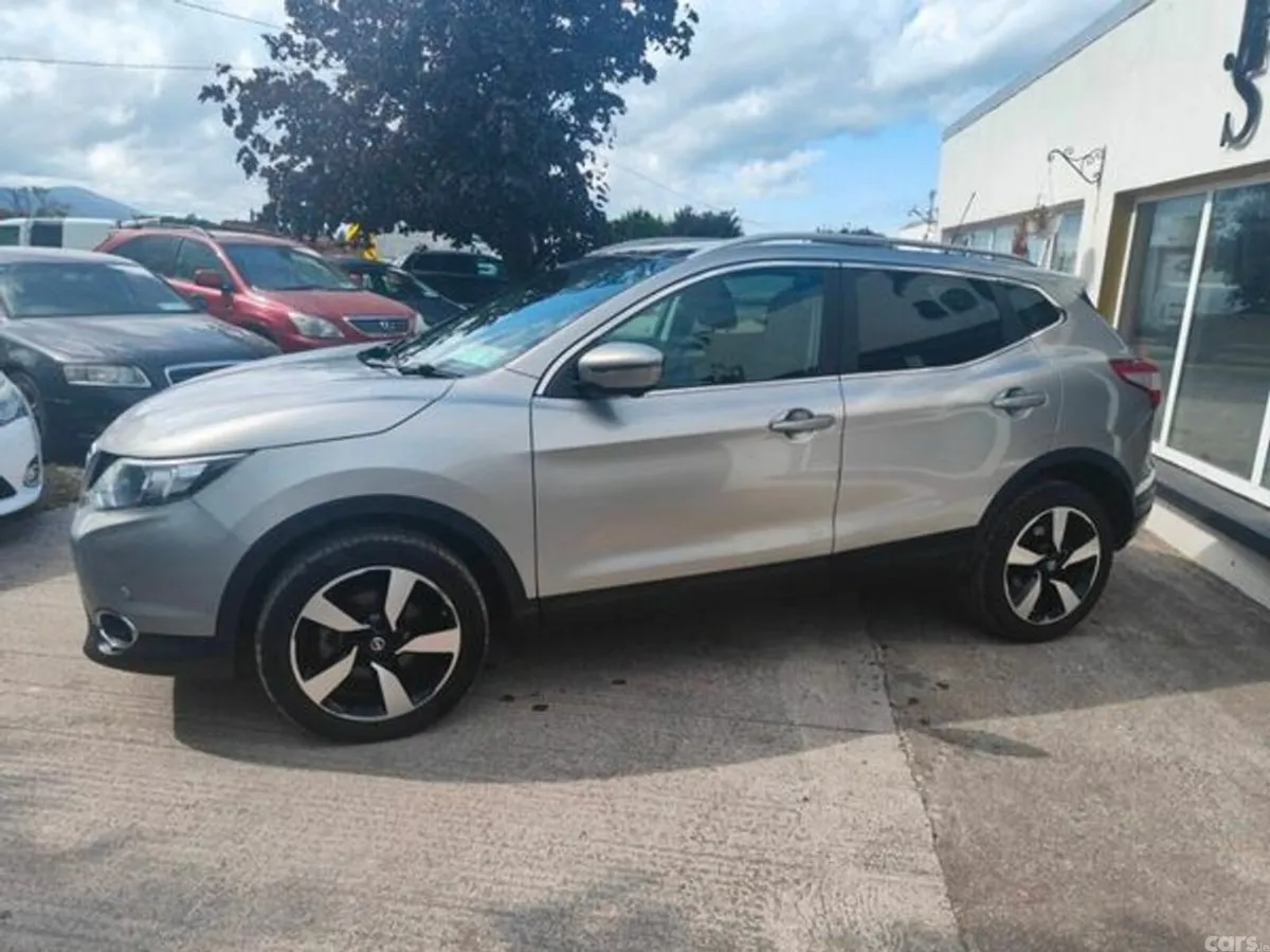 Nissan Qashqai SUV, Diesel, 2016, Silver