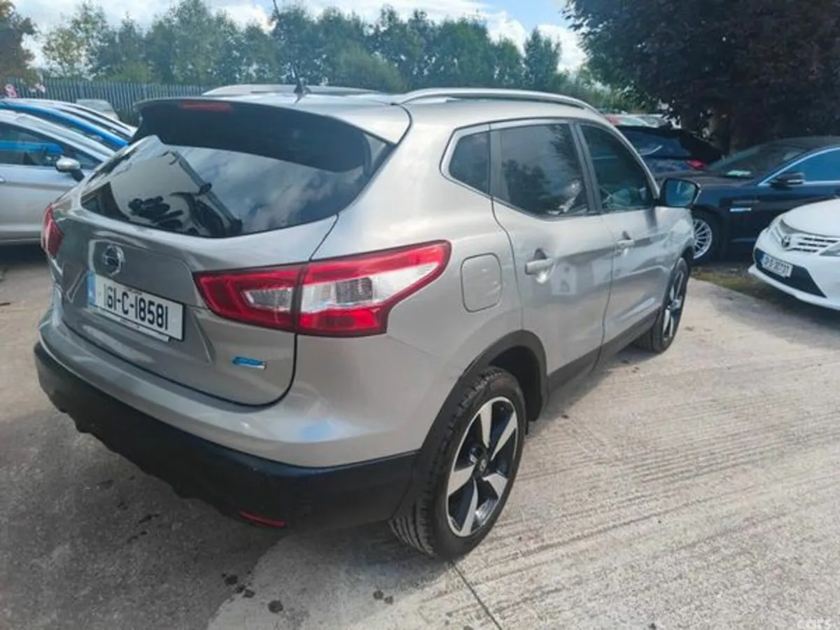 Nissan Qashqai SUV, Diesel, 2016, Silver
