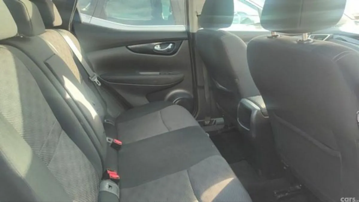 Nissan Qashqai SUV, Diesel, 2016, Silver