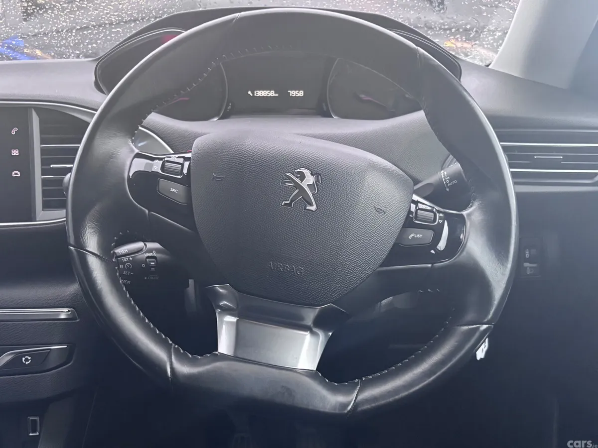 Peugeot 308 Estate, Diesel, 2018, Grey