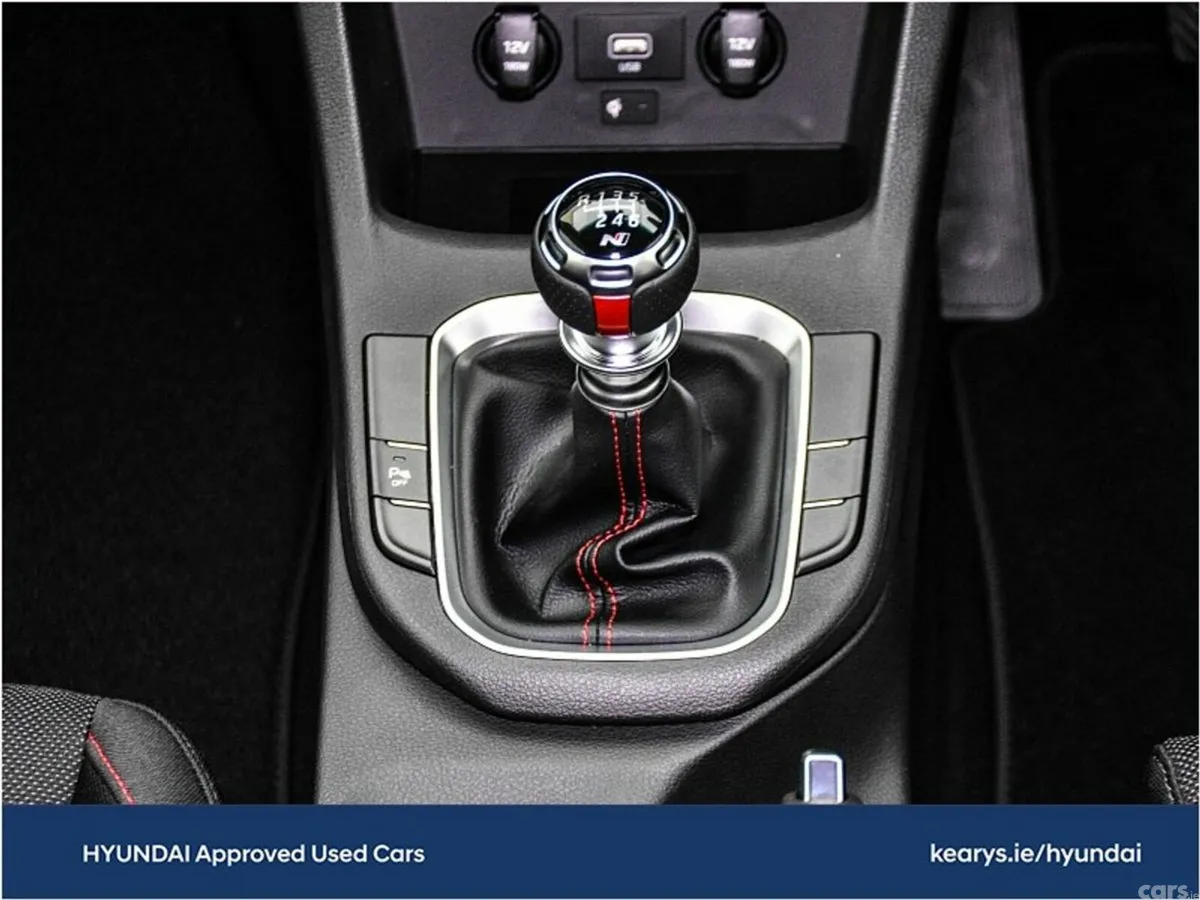 Hyundai i30 Hatchback, Petrol, 2027, Red