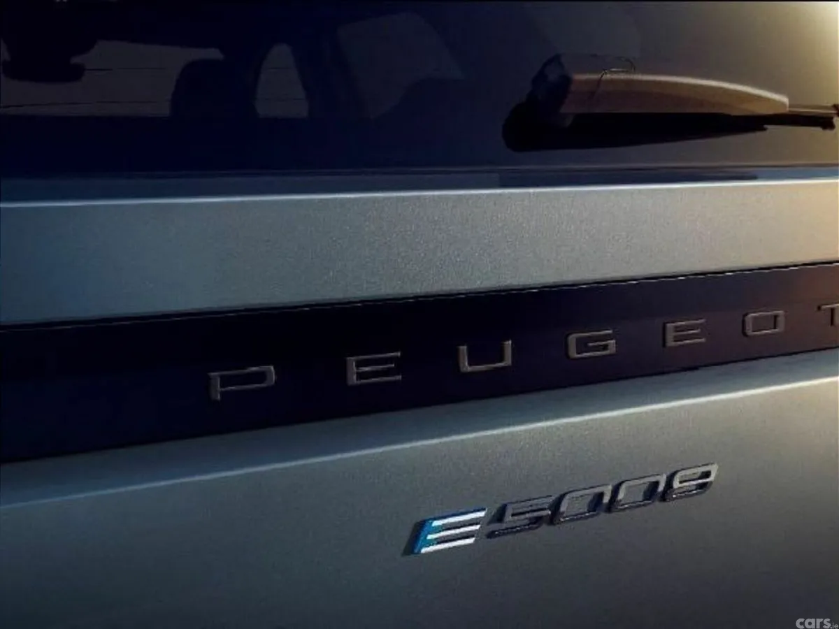 Peugeot 5008 SUV, Petrol Hybrid, 2027, 
