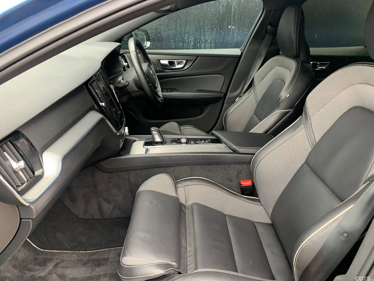 Volvo V60 Estate, Diesel, 2021, Blue