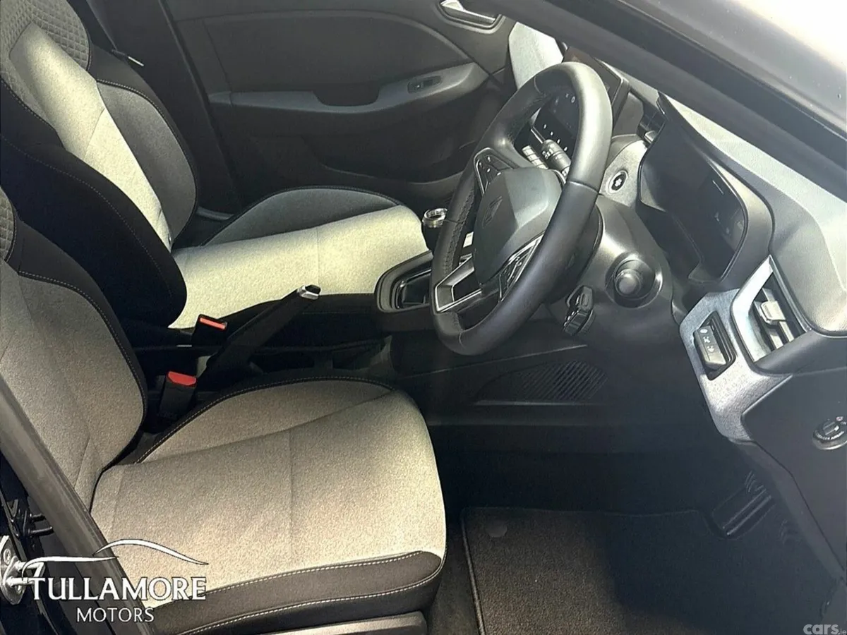 Renault Clio Hatchback, Petrol, 2025, Black